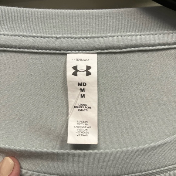 🚨CLEARANCE B1123-2 Under Armour, long sleeve tee, Medium - Picture 5 of 5